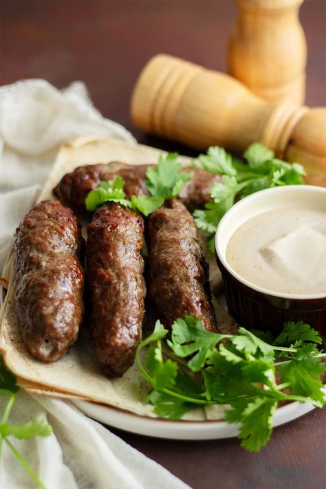 Egyptian Kofta Recipe (Authentic Kofta Kebab) Egyptian Kofta, Beef Kofta Recipe, Kofta Kebab, East Recipes, Kofta Recipe, Smoked Bbq, Middle East Recipes, Weekend Cooking, Beef Meat