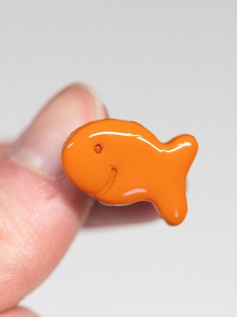 Polymer Clay Magnet, Goldfish Crackers, Color Me Mine, Clay Magnets, Food Jewelry, Diy Crafts To Do, Air Dry Clay, Cute Food, Goldfish