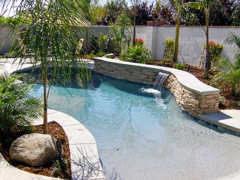 Water Features Landscape, Walk In Pool, Spool Pool, Landscape Irrigation, Zero Entry Pool, Beach Entry Pool, Dream Backyard Pool, Pools Backyard Inground, Pool Finishes