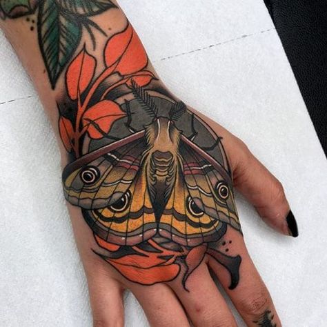 Neo Traditional Moth, Traditional Moth, Traditional Moth Tattoo, Traditional Hand Tattoo, Bodysuit Tattoos, Simple Butterfly Tattoo, Tattoo Off, Neo Tattoo, Butterfly Tattoos For Women