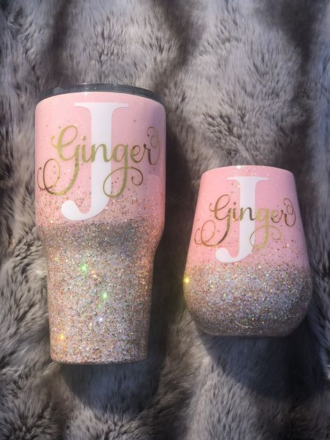 Pink And Gold Tumbler, Painted Tumblers, Tumblr Cup, Tumbler Cups Personalized, Gold Tumbler, Epoxy Tumbler, Epoxy Tumblers, Glitter Tumbler Cups, Glitter Tumblers