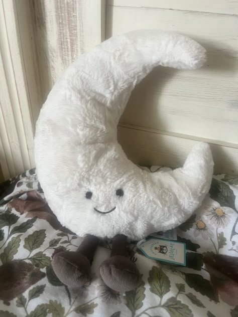 Jellycat Stuffed Animals Aesthetic, Jelly Cat Stuffed Animals Aesthetic, Moon Jellycat, Moon Photography Aesthetic, Jellycat Aesthetic, Build A Bear Frog, Aesthetic Lovers, Jellycat Stuffed Animals, Cat Dark