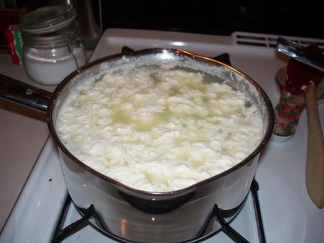 Cottage cheese curds and whey 2 Using Up Milk, Make Cottage Cheese, Homemade Cottage Cheese, Cheese Recipes Homemade, Cheese Making Recipes, Diy Cheese, Homemade Pantry, Homemade Condiments, Cottage Cheese Recipes