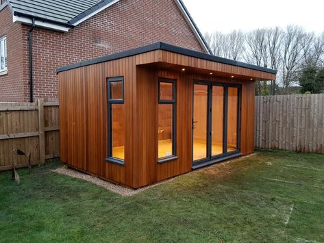 Small Garden Office Interior, Garden Office Exterior, Garden Office Ideas Interiors, Garden Building Ideas, Garden Cabin Ideas, Garden Summer House Ideas, Garden Office Ideas, Outside Office, Small Garden Office