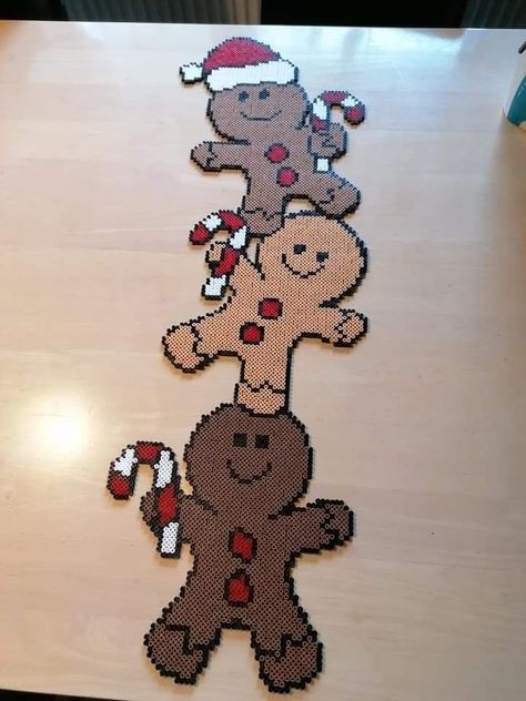 Gingerbread Man Perler Beads, Hama Christmas Pattern, Perleplader Ideas Diy, Perleplader Ideas Jul, Hama Beads Patterns Christmas, Perleplader Ideas, Jul Perler, Christmas Perler Bead Patterns, Christmas Hama Beads