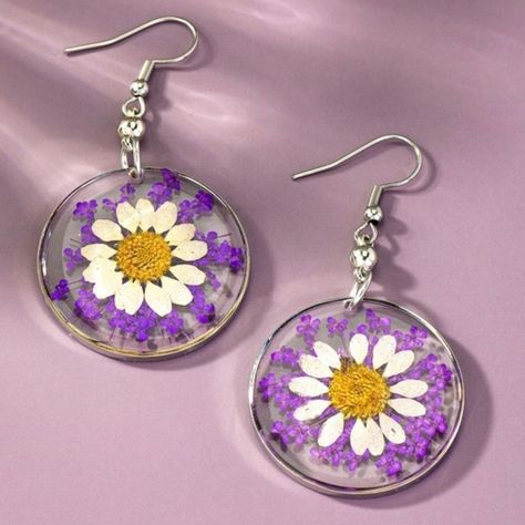 Dried And Pressed Flower Resin Disk Earrings In White And Purple Pressed Flower Resin, New Fashion Earrings, Disk Earrings, Clover Jewelry, Enamel Stud Earrings, Striped Earrings, Winter Earrings, Flower Drop Earrings, Glass Drop Earrings