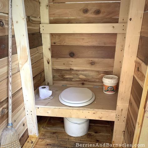 A Simple Outdoor Toilet Design - Berries & Barnacles Composting Toilet Outhouse, Diy Outdoor Toilet, Simple Outhouse Plans, Outhouse Bathroom Ideas, Outdoor Toilet Design, Outdoor Toilet Ideas, Diy Outhouse, Composting Toilet Diy, Building An Outhouse