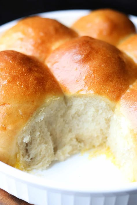 Ultra Soft Milk Buns via @Msavorythoughts Milk Brioche Buns Recipe, Milk Bread Buns, Milk Brioche Rolls Recipe, Milk Brioche Recipe, Milk Brioche Rolls, Milk Rolls Recipe, Milk Buns Recipe, Sweet Buns Recipe, Milk Brioche