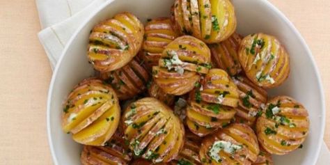 ​You say 'potato,' I say 'best side ever.' ​ Work Party Food Ideas, Work Party Food, Mini Hasselback Potatoes, Chive Butter, Vegetarian Christmas Dinner, Potatoe Recipes, Easy Easter Recipes, Easter Meal, Easter Food Appetizers