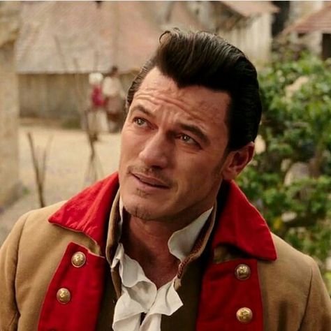 Luke Evans as Gaston Beauty and the Beast 2017 Gaston Live Action, Gaston Luke Evans, Beauty And The Beast Movie 2017, Gaston Beauty And The Beast, Descendants Dr, Beast Film, Beast Movie, Disney Live Action Movies, Journal 2024