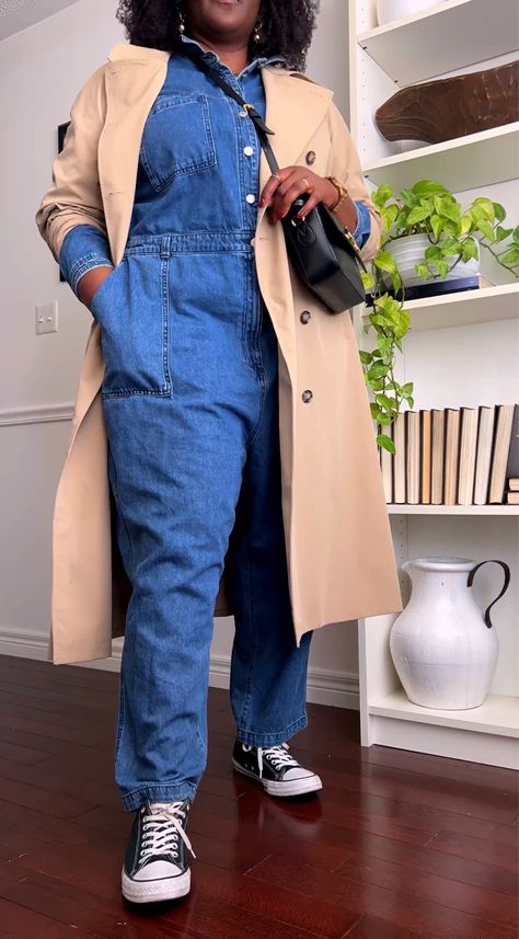 Plus Size Denim Jumpsuit Outfit, Denim Boilersuit Outfit, Styling A Boiler Suit, Denim Jumpsuit Outfit Winter, Denim Outfit Plus Size, Boilersuit Outfit, Party Guest Outfit, Plus Size Denim Outfits, Outfit Dressy Casual