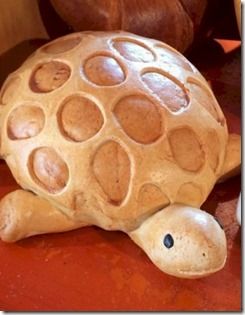 JA Manafaru - turtle bread Dead Dough, Bread Animals, Animal Shaped Bread, Dough Sculpture, Bread Sculpture, Turtle Bread, 3d Dessert, Animal Bread, Shaped Bread