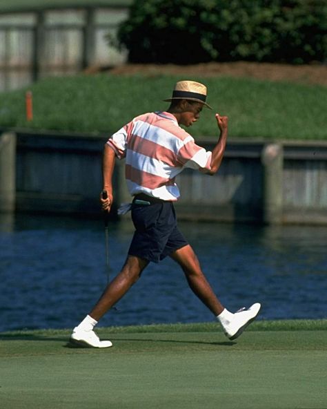 90s Golf Outfits, 90s Golf Aesthetic, Tiger Woods 90s, 90s Golf Fashion, Retro Golf Aesthetic, Golf Style Men, Golf Photoshoot, 80s Golf, Golf Aesthetics