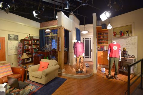 The Big Bang Theory Sets Now Available at Warner Bros. Studio Tour Hollywood | InPark Magazine Sheldon And Leonard, Big Bang Theory Set, Warner Bros Studio Tour Hollywood, Leonard And Penny, Roommate Agreement, Big Bang Theory Sheldon, Chuck Lorre, Physics Lab, Amy Farrah Fowler