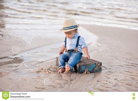 One Year Old Beach Photoshoot, 2 Year Baby Boy Photoshoot, Baby Boy Beach Photoshoot, One Year Baby Boy Photoshoot, One Year Old Photo Shoot Boy, Beach Baby Photography, Baby Beach Pictures, Baby Beach Photos, Boy Photoshoot