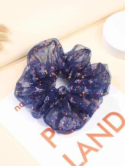 Cool Scrunchies, Diy Natural Beauty Recipes, Flower Scrunchie, Diy Hair Scrunchies, Hair Tie Accessories, Cute Hair Accessories, Natural Beauty Diy, Floral Wallpaper Iphone, Girly Phone Cases