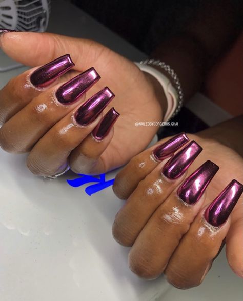 Check out @simonelovee❤️ Black Nails Pink Chrome, Black And Pink Chrome Nails, Purple Nail Ideas Acrylic, Dark Pink Chrome Nails, Dark Purple Chrome Nails, Plum Purple Nails, Deep Pink Nails, Lavender Chrome Nails, Locs Ideas