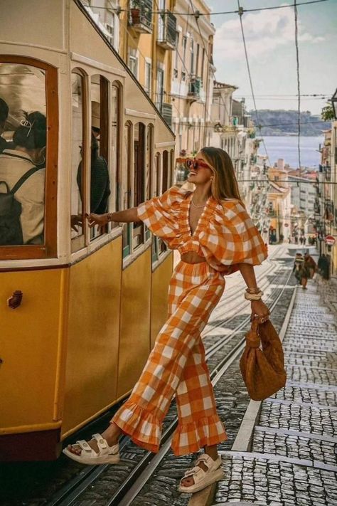 Lisbon Fashion, Dress Code Casual, Europe Outfits, Outfits Spring, Mode Inspiration, Spring Summer Outfits, Outfits Casuales, Travel Outfit, Dress Codes