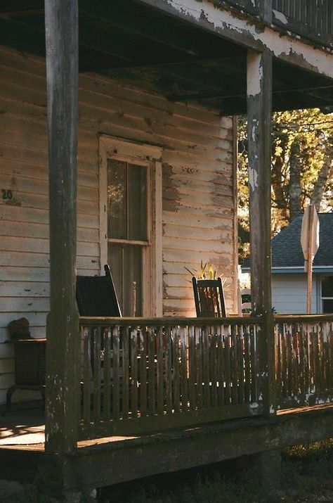 lazy balcon view Appalachia Aesthetic Home, Deep South Aesthetic, Apocolypse Aethstetic, Dark Americana Aesthetic, Fl Aesthetic, Preachers Daughter, Southern Gothic Aesthetic, Southern Aesthetic, Crawdads Sing