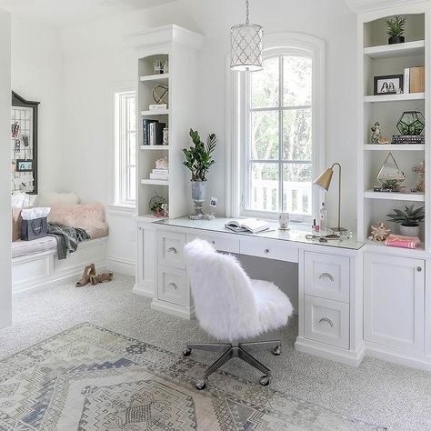 Gorgeous bedroom built-in desk and shelves designed under a window and a trellis pendant. Blue Teen Girl Bedroom, Bedroom Desk Chair, Built In Desk And Shelves, Transitional Home Office, Desk And Chair, Regal Design, Gorgeous Bedrooms, Bedroom Desk