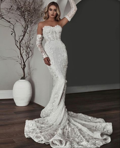 Blanche Bridal, Dress With Detachable Sleeves, Lace Bridal Dress, Glam Wedding Dress, Flare Wedding Dress, Bridal Studio, Detachable Sleeves, Fit And Flare Wedding Dress, Princess Wedding Dress