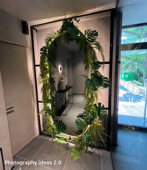 Salon Photo Area, Home Interior Design 2023, Modern Indoor Plants, Indoor Plants Decor Ideas, 2023 Home Interior, Indoor Plants Decor, Wall Hanging Decorations, Esthetics Room, Selfie Wall