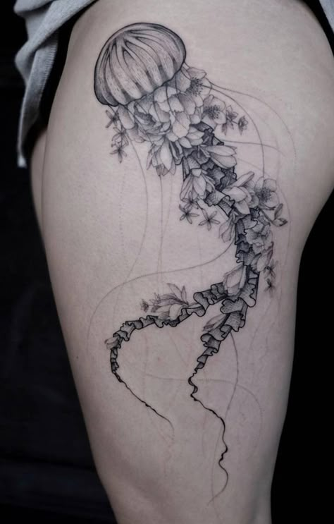 Jellyfish Tattoo, Tattoos For Women Flowers, Tattoo Quotes For Women, Tattoos Geometric, Octopus Tattoo, Tatuaje A Color, Mermaid Tattoos, Diy Tattoo, Hip Tattoo