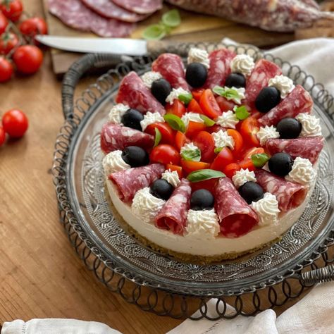 Cheesecake salata senza cottura al salame Felino IGP - La luna sul cucchiaio Cheesecake Salata, Tuscany, Cheesecake, Pie, Cheese, Cake, Ethnic Recipes, Tiramisu