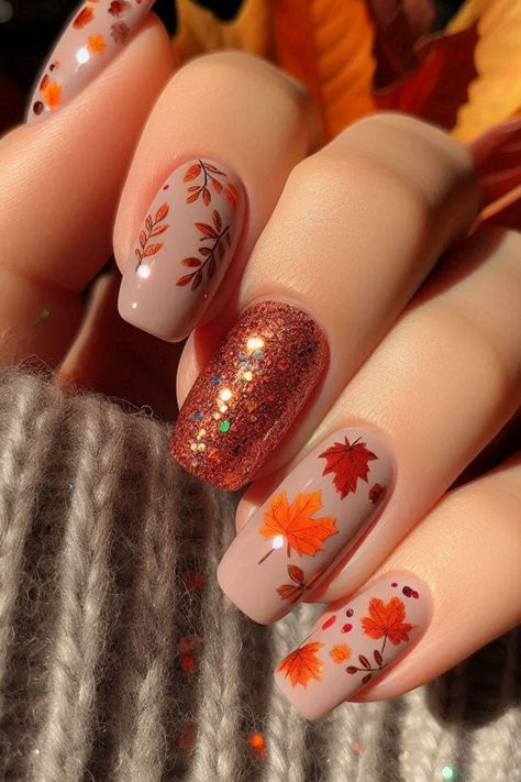 21 Stunning Fall Nail Ideas for Autumn 2024 Fall Leaves Nails 2023, Rockabilly Nails, November Nail Designs, Taupe Nails, Thanksgiving Nail Designs, Thanksgiving Nail Art, Cute Nails For Fall, Short Nails Art, Orange Glitter