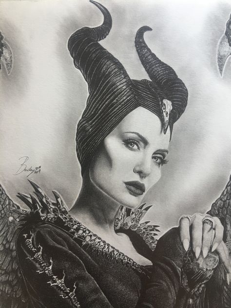 Maleficent Drawing, Maleficent Art, Marvel Art Drawings, Grass Bouquet, Disney Drawings Sketches, Disney Tattoo, Cool Pencil Drawings, Princess Drawings, Joker Art