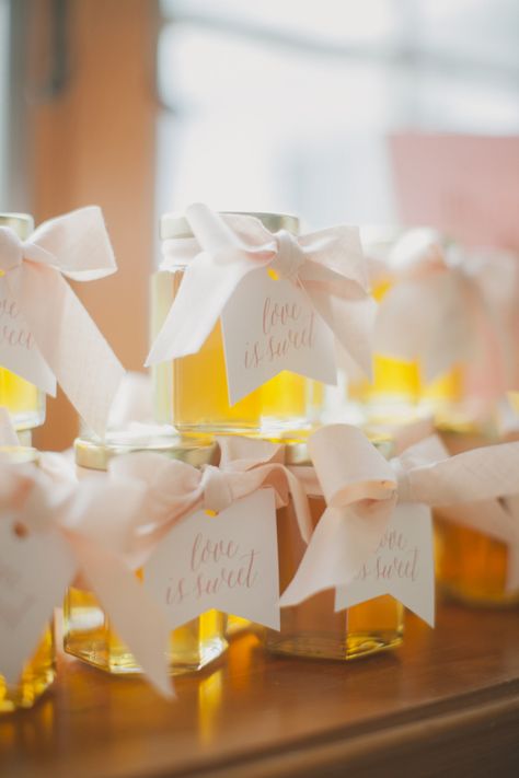 Honey Wedding Favors | photography by http://www.elizabethinlove.com/ Honey Jar Wedding Favors, Honey Jar Favors, Wedding Favour Jars, Honey Favors, Honey Wedding Favors, Creative Wedding Favors, Inexpensive Wedding Favors, Wedding Favors And Gifts, Honey Wedding