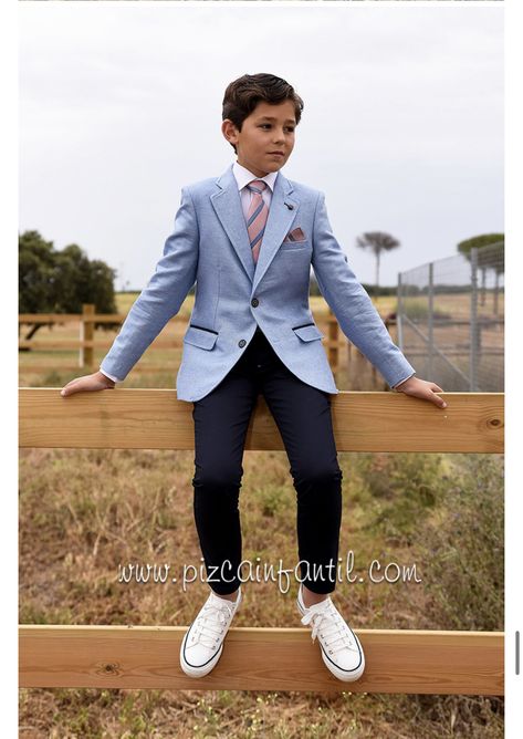 Boys First Communion Outfit, Blue Tuxedo Wedding, Creative Photography Poses, Boys First Communion, Blue Tuxedos, Tuxedo Wedding, Boys Wear