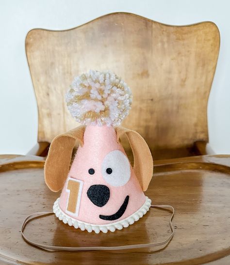 Bday Hat, Dog Birthday Photoshoot, Dog 1st Birthday, Diy Birthday Crown, First Puppy, Puppy Pawty, Dog First Birthday, 1st Birthday Hats, Pet Party