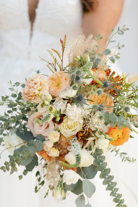 Wedding Dress Farmhouse, Fall Bouquet Wedding Bridesmaid, Autumn Beach Wedding, Mountain Wedding Bouquet, Fall Mountain Wedding Ideas, Mountain View Weddings, Fall Mountain Wedding, Fall Bridesmaids, Cascading Wedding Bouquets