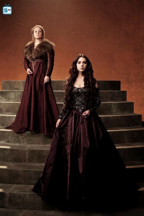 Reign S2 Cast: Megan Follows "Catherine," Adelaide Kane "Mary" Reign Outfits, Reign Tv Show, Marie Stuart, Reign Mary, Reign Fashion, Reign Dresses, Royalty Aesthetic, Adelaide Kane, Mary Queen Of Scots