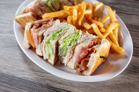 California Turkey Club Sandwich Cooked Avocado, Turkey Bacon Avocado, Turkey Slices, Turkey Club Sandwich, Turkey Club, Bacon Avocado, Sliced Turkey, Club Sandwich, Turkey Bacon