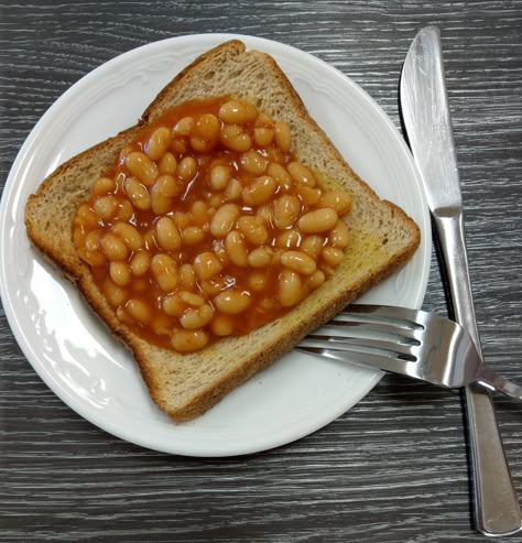 Beans On Toast British, English Breakfast Beans, British Meals, Baked Beans On Toast, Heinz Beans, Ice Cream Drink, Breakfast Beans, Egg Soup, Toast Ideas