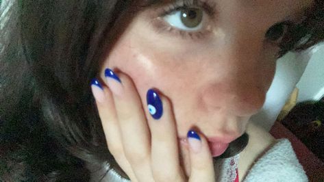 nail inspooo Dark Blue Evil Eye Nails, Dark Blue And White Nails Short, Blue Nail Art Simple, Evil Eye Nails Blue, Short Evil Eye Nails, Blue Nails Evil Eye, Red Evil Eye Nails, Turkish Nails, Blue Eye Nails