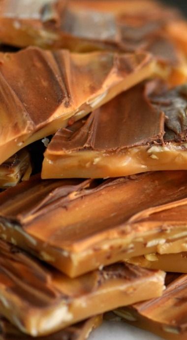 BUTTERSCOTCH ALMOND TOFFEE Butterscotch Topping, Butterscotch Recipes, Festive Holiday Desserts, Butterscotch Candy, Mom On Timeout, Almond Toffee, Toffee Candy, Toffee Recipe, Sweet Ideas