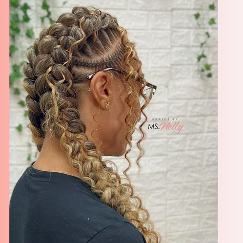 Threw a curve in it this time 💫🦋 • Book under 2 Butterfly Feedins w/skinny braids - Add on: Curls throughout • #dallas #dallashair #dallashairstylist #dallasbraids #dallasbraider #braids #cornrows #butterflybraids #softstyles #hair #art #blackhair Butterfly Dutch Braid, Two Stitch Braids With Curls, Boho Butterfly Braids, How To Do Butterfly Braids, Butterfly Braids With Curls, Two Butterfly Braids, 2 Boho Feed In Braids, 2 Butterfly Braids, Butterfly Braid With Weave