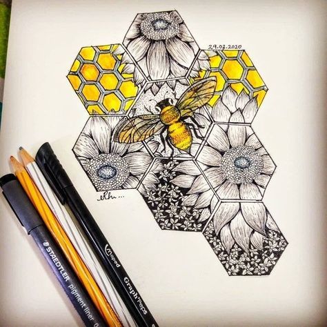 Honeycombs Drawings, Honey Bee Drawing, Bee Sketch, Bee Drawing, Weird Tattoos, Bee Tattoo, Bee Art, Pen Art, Art Drawings Sketches Simple