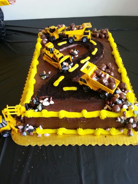 Birthday Cake Construction, Digger Birthday Cake, Construction Theme Cake, Excavator Cake, Construction Themed Party, Birthday Sheet Cake, Digger Party, Digger Cake, Construction Birthday Cake