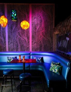 Chill Bar, Palm Springs Bachelorette Party, Palm Springs Bachelorette, Tiki Lounge, Spring Nights, Bars And Clubs, Picnic Spot, Vacation Usa, Bottle Service