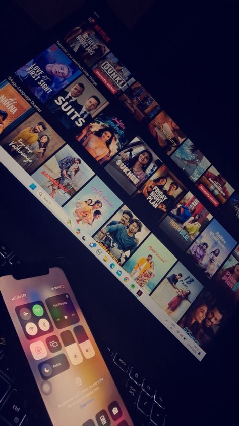 Movie Night Snap, Netflix And Chill Couple, Netflix Snap, Netflix Couple, Netflix Date, Night Snaps, Netflix And Chill Tumblr, Netflix Time, Netflix Chill