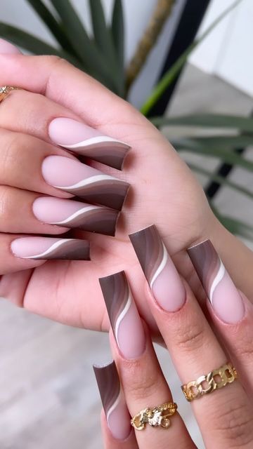 Cute Fall Nail Ideas Square, Matt Top Coat Nails, Nude Shade Nail Art, Brown Matte Nails Design, Stylish Fall Nails, Fall Nails Design Ideas, Brown Matte Nails, Art Inspiration Easy, Chocolate Brown Nails