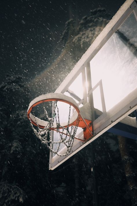 #basketball #snow #street #winter #photography #photography Winter Sports Aesthetic, Street Basketball Photography, Basketball Iphone Wallpaper, Snow Street, Night Street Photography, 5k Wallpaper, Snow Style, Basketball Background, Snow Night