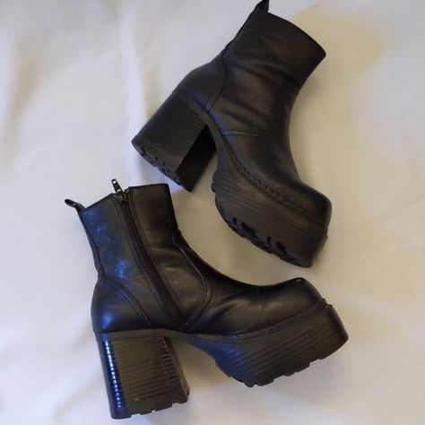 Vintage Steve Madden Boots, Platform Heeled Boots, Everyday Heels, Leather Platform Boots, Funky Shoes, Fancy Shoes, Shoe Inspo, Aesthetic Shoes, Swag Shoes