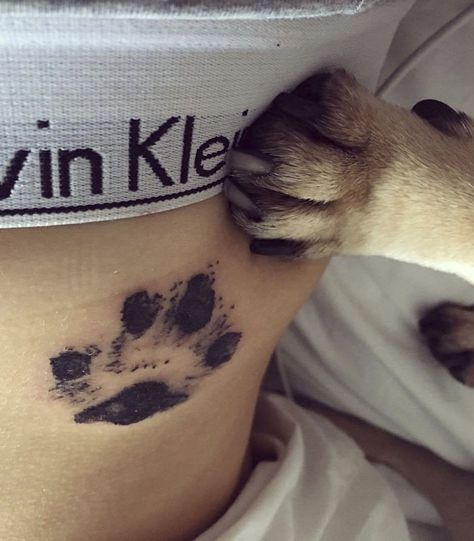 Dog Paw Print Tattoo, Dog Print Tattoo, Pawprint Tattoo, Dog Paw Tattoo, Paw Tattoo, Omerta Tattoo, Tattoo Videos, Tattoo Outline, White Tattoo