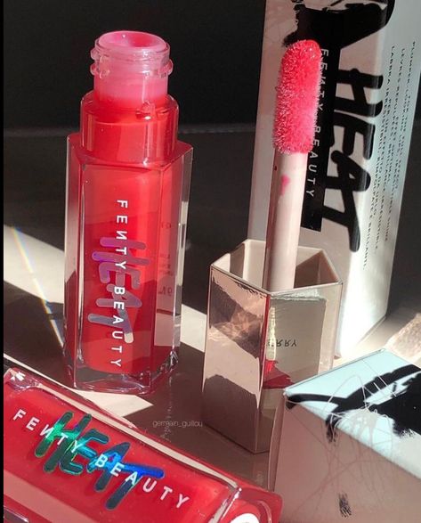 Makeup Fenty Beauty, Makeup Tools Products, Lip Gloss Cosmetics, Makeup Nails Designs, Eye Makeup Pictures, Gloss Labial, Eye Makeup Designs, Fancy Makeup, Luxury Makeup