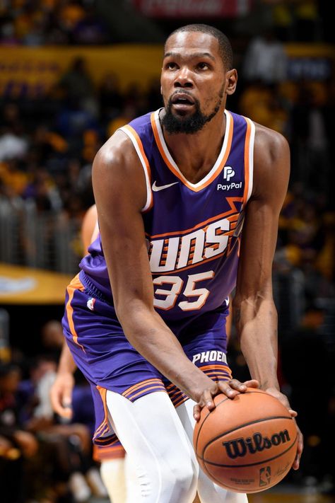 Kevin Durant - Phoenix Suns #35 Kevin Durant Phoenix Suns, Nba Kevin Durant, Kevin James, Nba Art, Nba Championships, Pierce Brosnan, Peyton Manning, Christian School, Oklahoma City Thunder